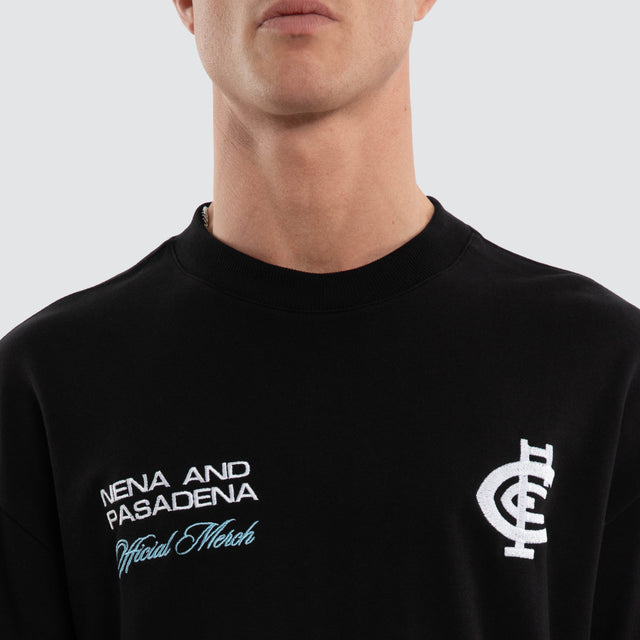 Model wears Carlton Blues AFL Advance Raptor Tee Jet Black T-Shirts Black – image 4