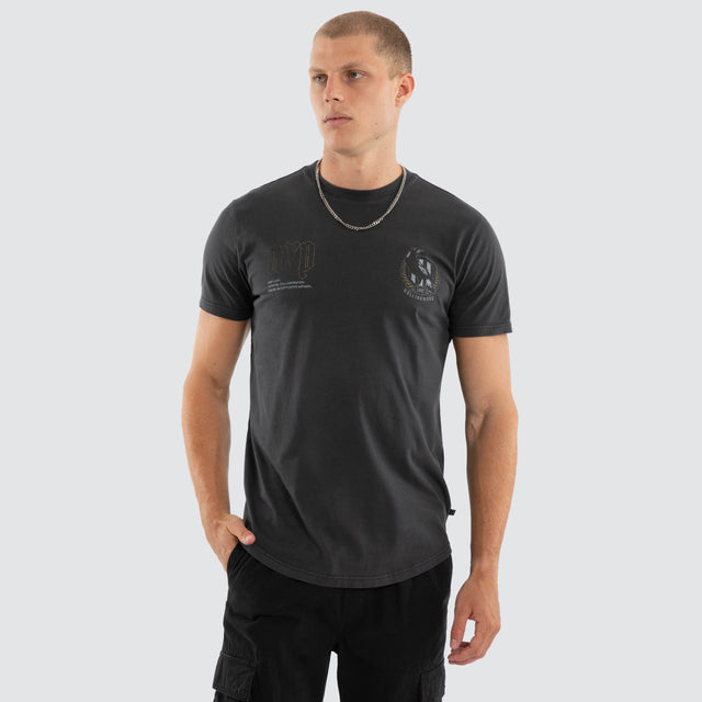 Model wears Collingwood Magpies AFL Active Vintage Tee Pigment Asphalt T-Shirts Grey – image 2