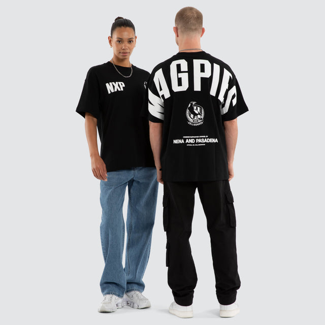 Model wears Collingwood Magpies AFL Archive Raptor Tee Jet Black T-Shirts Black – image 3