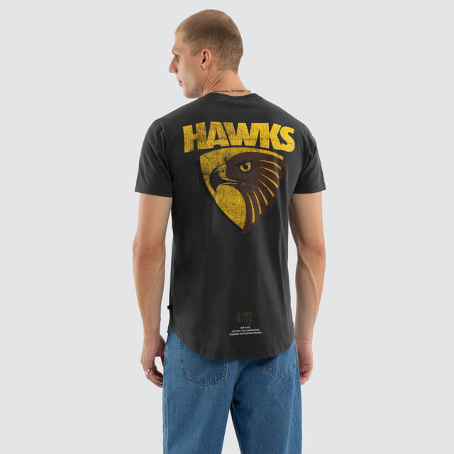 Model wears Hawthorn Hawks AFL Active Vintage Tee Pigment Asphalt T-Shirts Grey – image 1