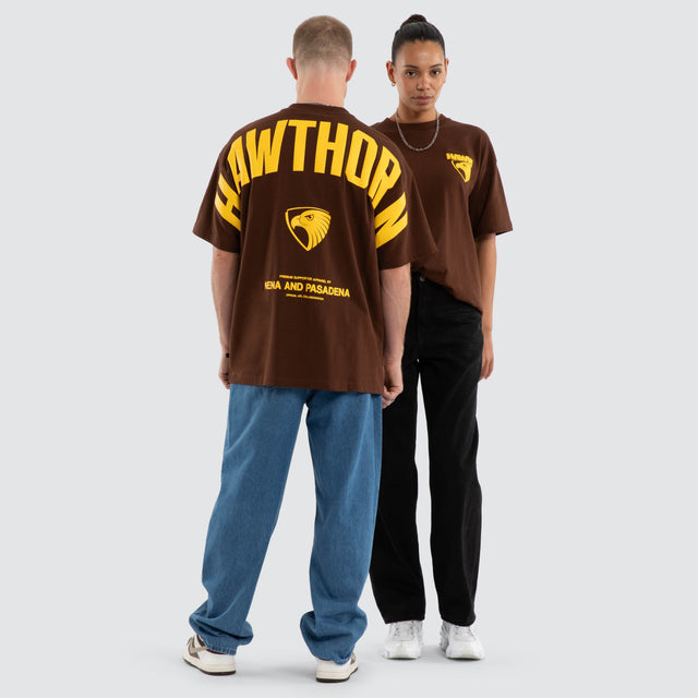 Model wears Hawthorn Hawks AFL Archive Raptor Tee Brown T-Shirts Brown – image 3