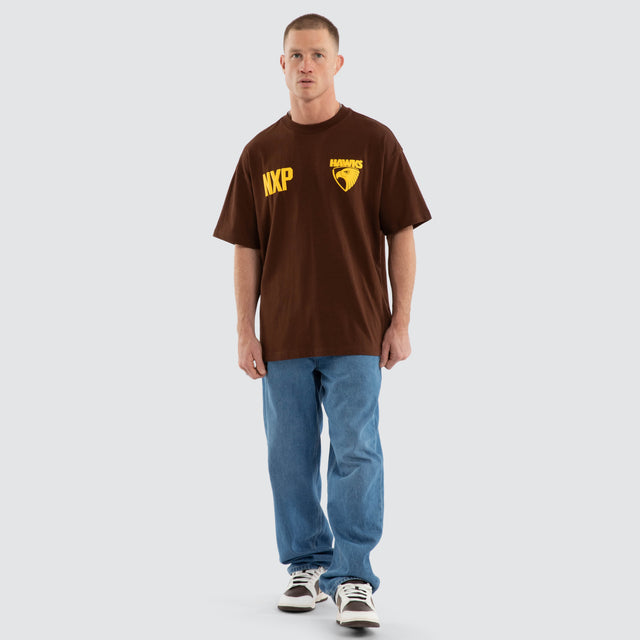 Model wears Hawthorn Hawks AFL Archive Raptor Tee Brown T-Shirts Brown – image 2