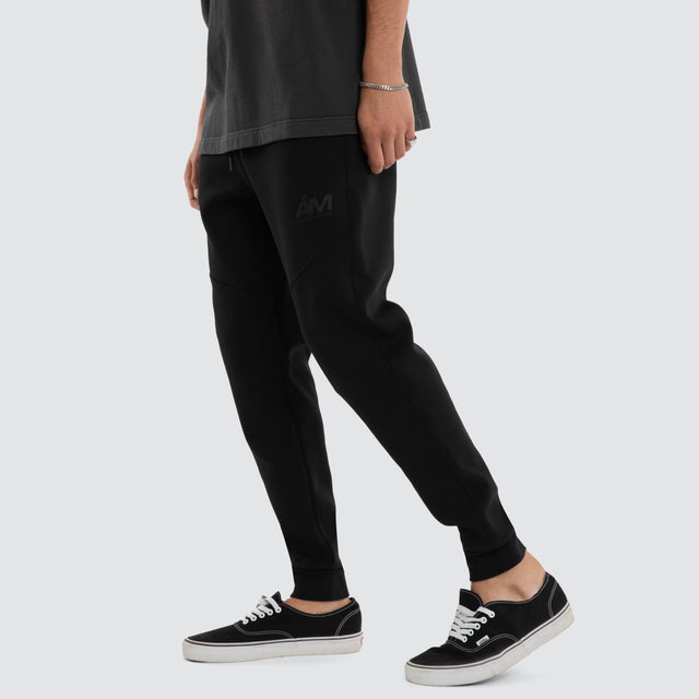 Novas Trackpant Jet Black