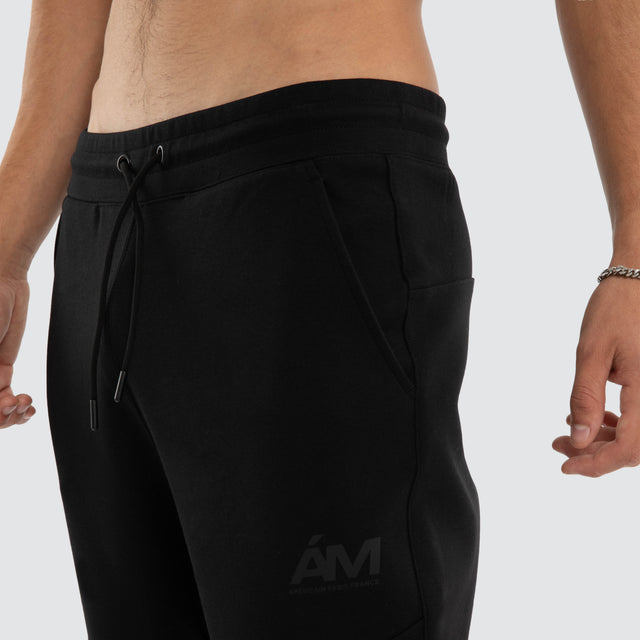 Model wears Novas Trackpant Jet Black Trackpants Black – image 5