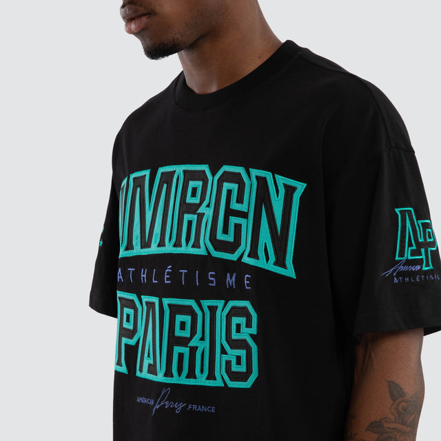 Model wears Elrond Dual Curved Tee Black/Aqua T-Shirts Black – image 1