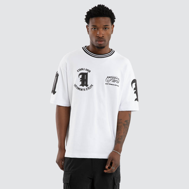 Model wears Arathorn Oversized Tee Jet Black T-Shirts Black – image 4