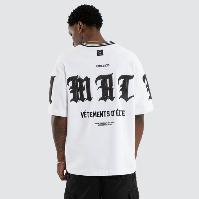 Model wears Arathorn Oversized Tee Jet Black T-Shirts Black – image 2