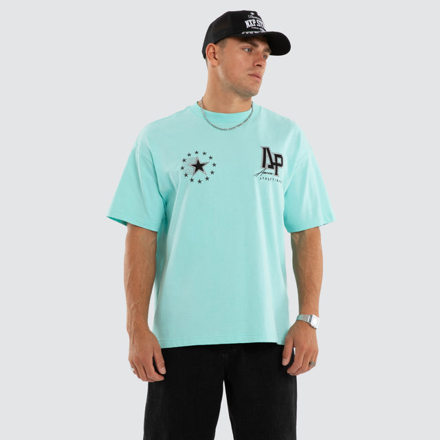 Model wears All Star Heavy Tee Auruba Blue T-Shirts Blue – image 3