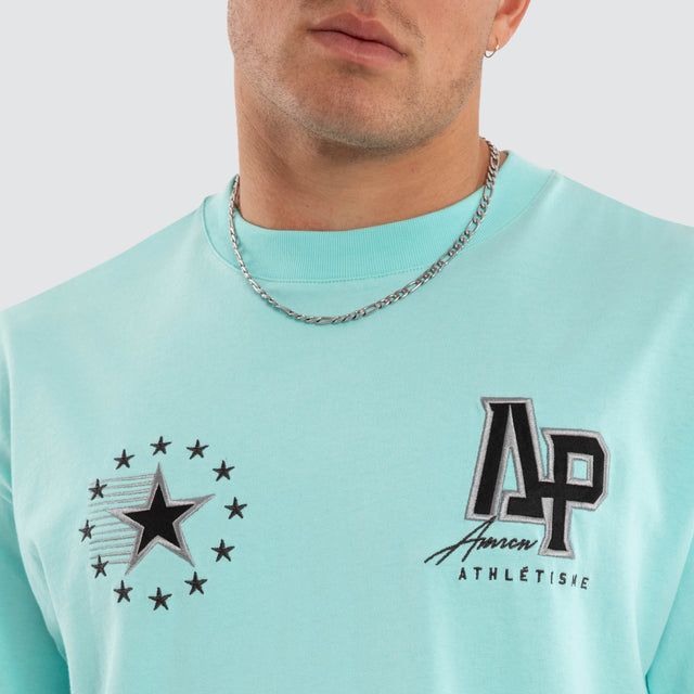 Model wears All Star Heavy Tee Auruba Blue T-Shirts Blue – image 4