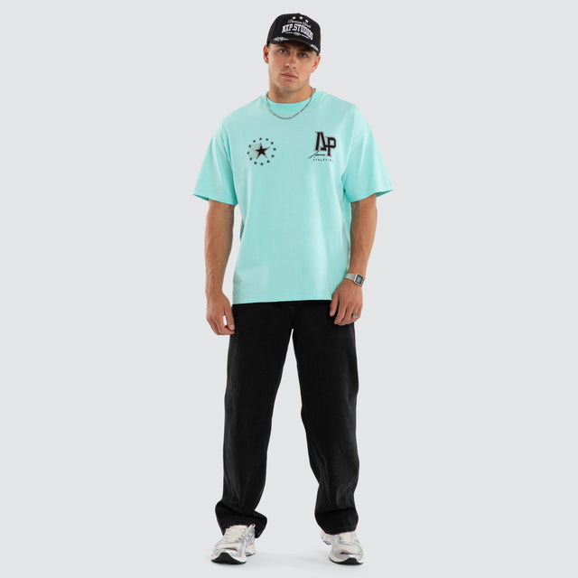 Model wears All Star Heavy Tee Auruba Blue T-Shirts Blue – image 2