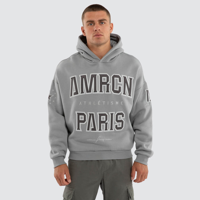 Model wears Arena Athlectic Hoodie Ultimate Grey Hoodies Grey – image 1