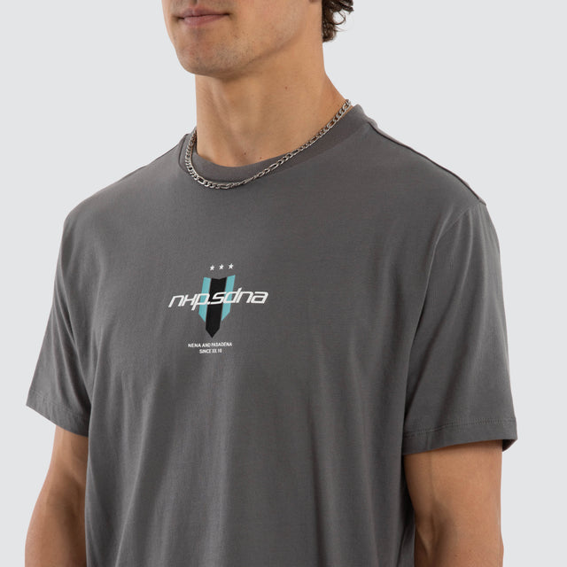 Model wears Central Dual Curved Tee Charcoal T-Shirts Grey – image 4