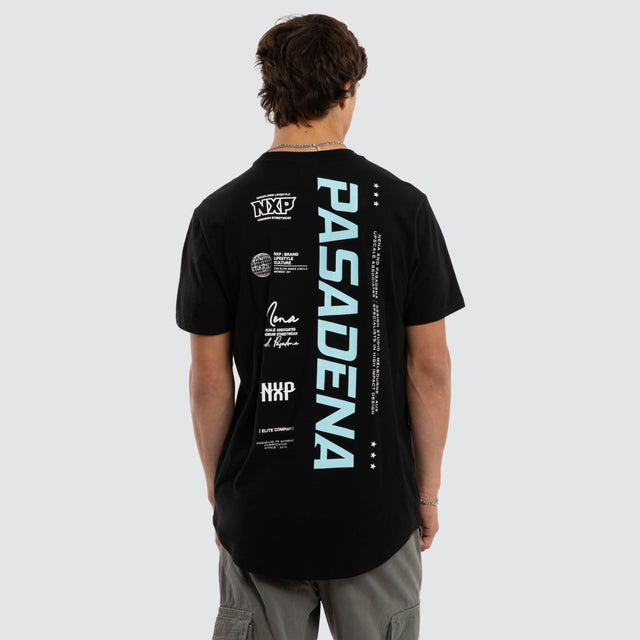 Model wears System Dual Curved Tee Jet Black T-Shirts Black – image 1