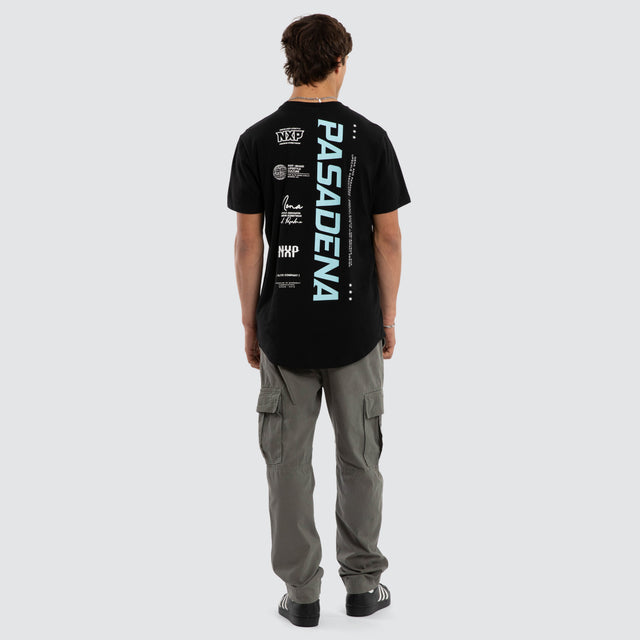 Model wears System Dual Curved Tee Jet Black T-Shirts Black – image 5
