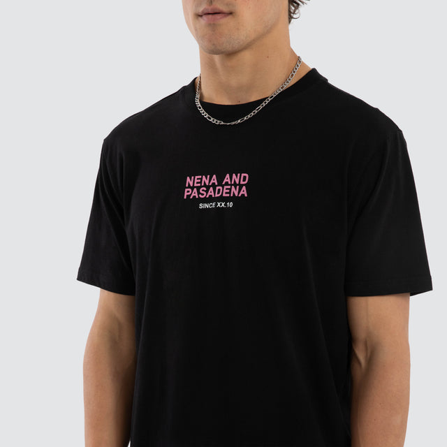 Model wears Linear Dual Curved Tee Jet Black T-Shirts Black – image 4