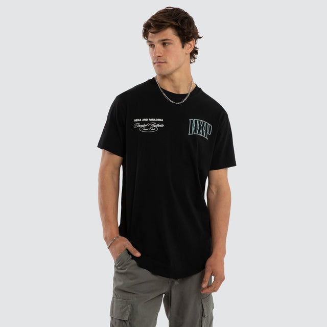 Model wears Circuit Dual Curved Tee Jet Black T-Shirts Black – image 3