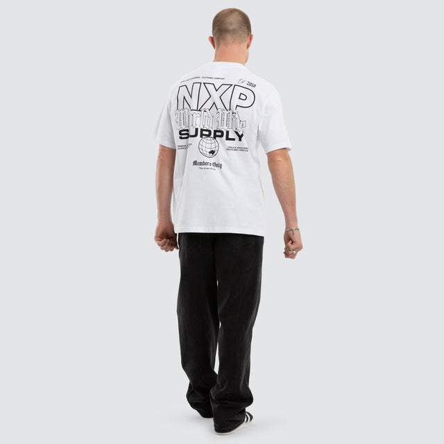 Model wears Dominant Classic Tee Optical White T-Shirts White – image 5