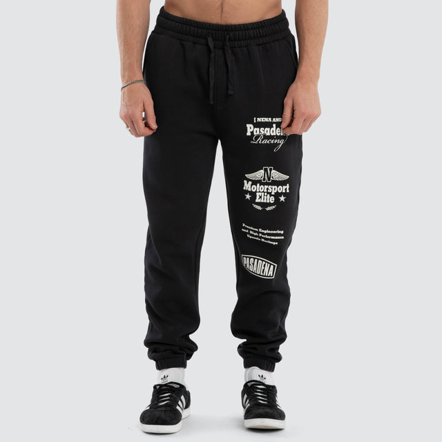 Model wears Parade Trackpant Pigment Anthracite Black Trackpants Black – image 3