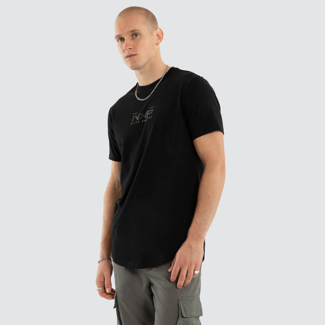 Model wears Deliberate Dual Curved Tee Jet Black T-Shirts Black – image 4