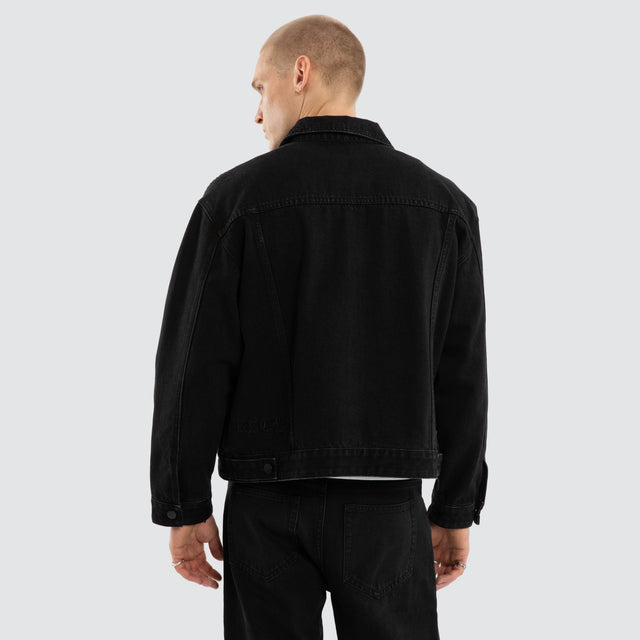 Model wears Expanse Denim Jacket Jet Black Jackets Black – image 4
