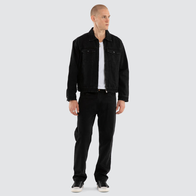 Model wears Expanse Denim Jacket Jet Black Jackets Black – image 3