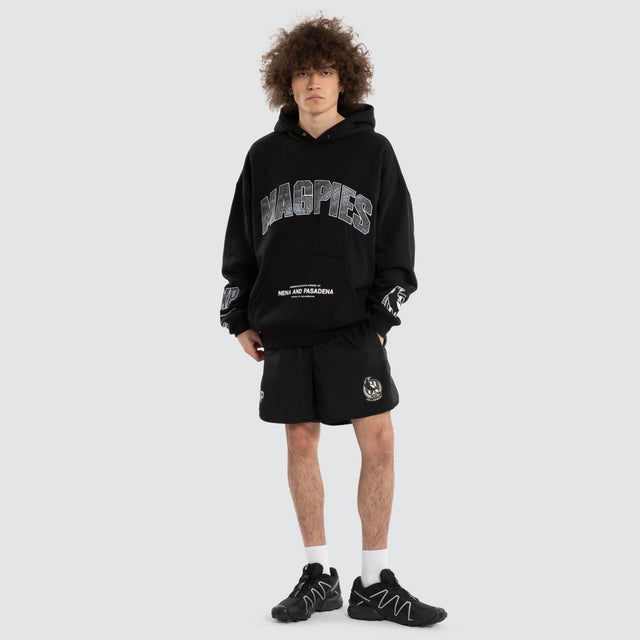 Model wears Ben Davis Collingwood Magpies Sport Short Jet Black Shorts Black – image 1