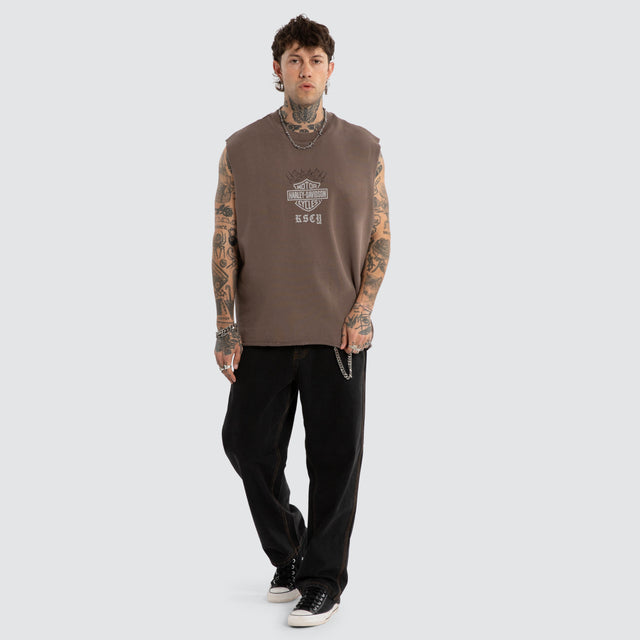 Model wears Pivot Loopback Muscle Pigment Tan Muscle Tees Brown – image 2