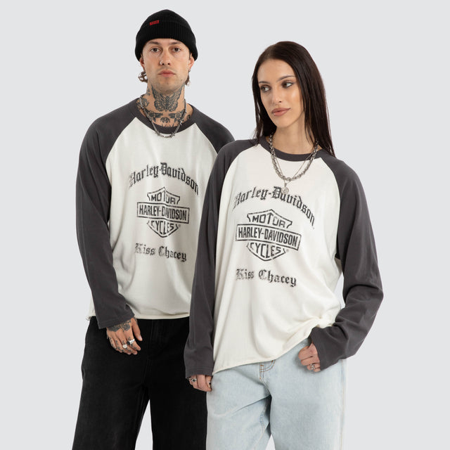 Model wears Dismount Raglan Long Sleeve Tee Asphalt/Blanc De Blanc Longsleeve T-Shirts Grey – image 1