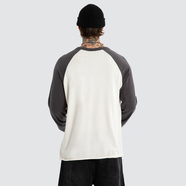 Model wears Dismount Raglan Long Sleeve Tee Asphalt/Blanc De Blanc Longsleeve T-Shirts Grey – image 7