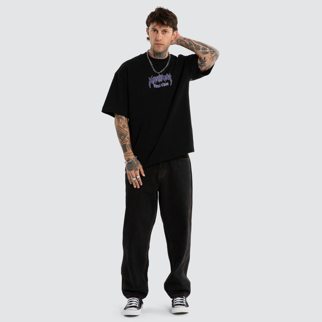 Model wears Interface Street Tee Jet Black T-Shirts Black – image 4