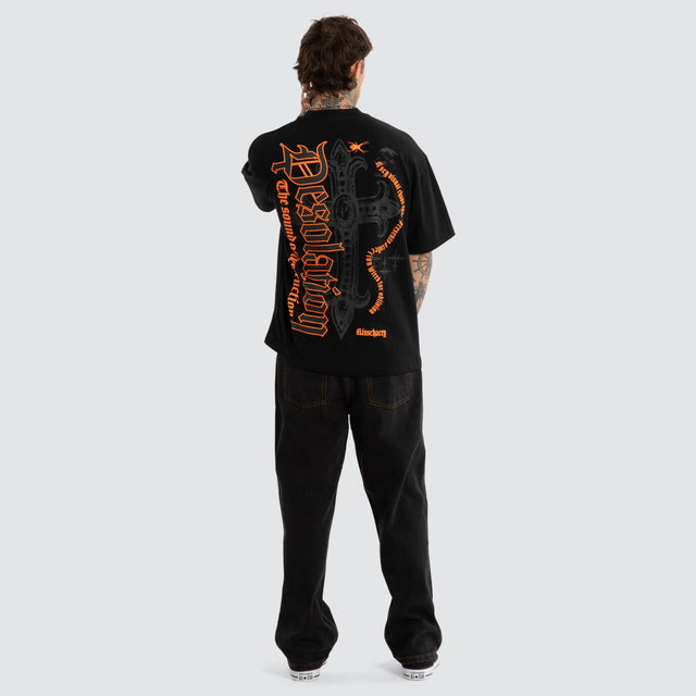 Model wears Annihilation Street Tee Jet Black T-Shirts Black – image 5