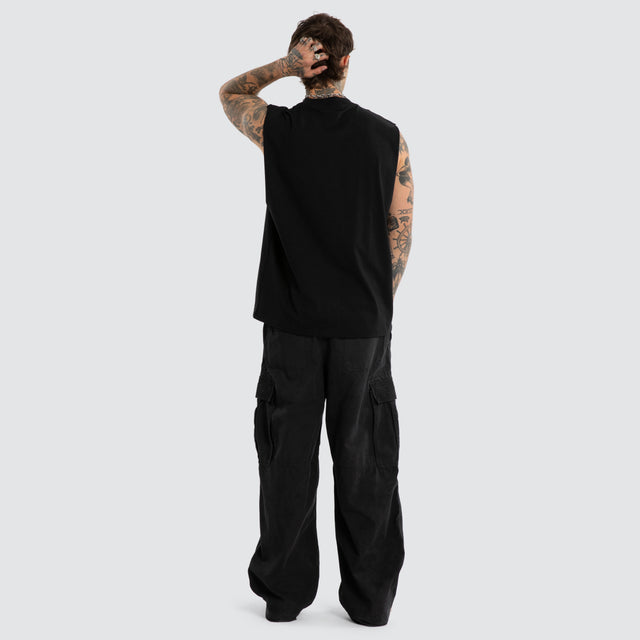 Model wears Vapor Street Muscle Jet Black Muscle Tees Black – image 5