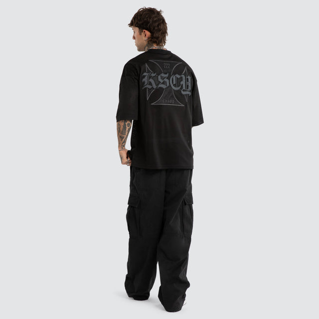 Model wears Synced Mesh Jersey Jet Black T-Shirts White – image 5