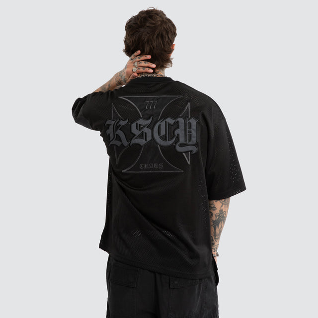 Model wears Synced Mesh Jersey Jet Black T-Shirts White – image 3
