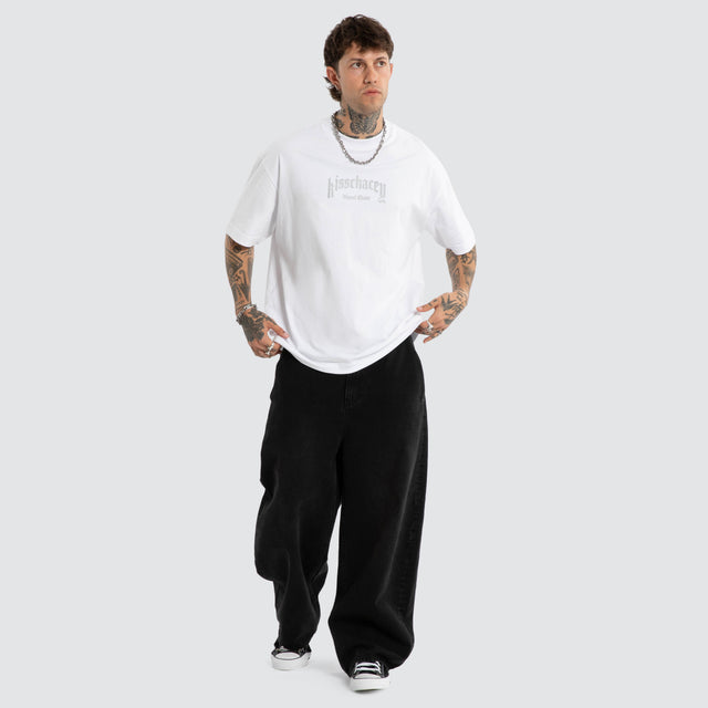 Model wears Obliteration Street Tee Optical White T-Shirts White – image 4
