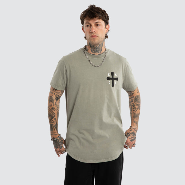 Model wears Hyped Dual Curve Tee Pigment Shadow T-Shirts Grey – image 1