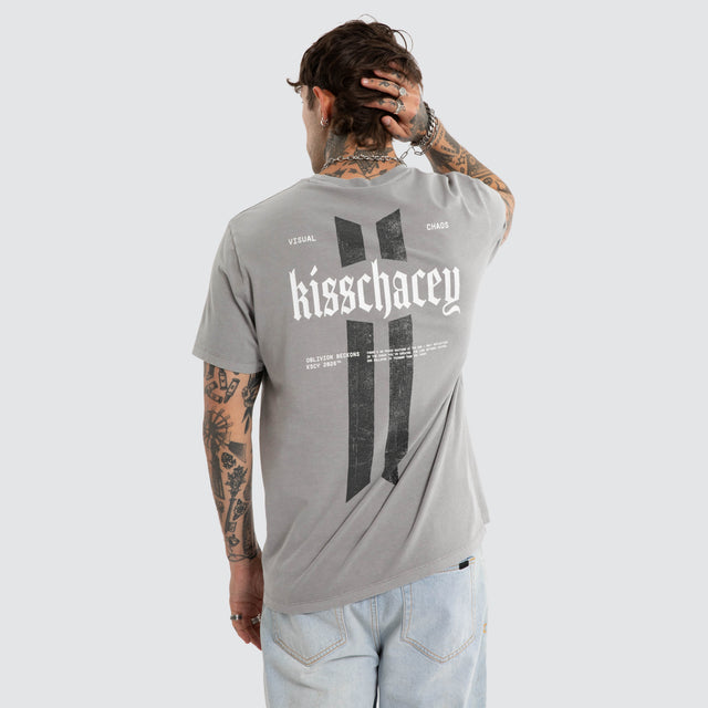Model wears Ravage Standard Tee Pigment Alloy T-Shirts Grey – image 3