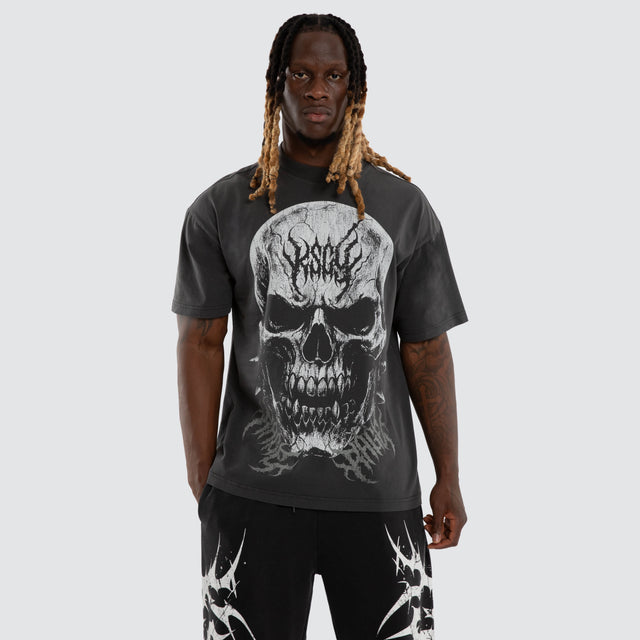 Model wears Creeper Pump Cover Raptor Tee Pigment Black T-Shirts Black – image 3