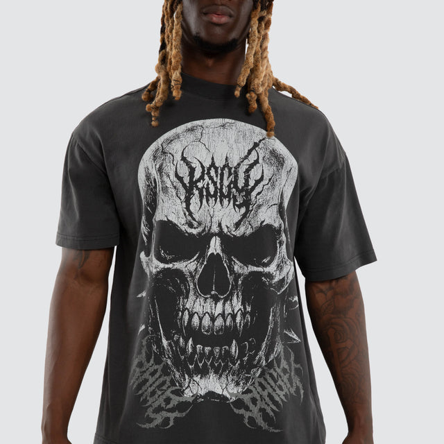 Model wears Creeper Pump Cover Raptor Tee Pigment Black T-Shirts Black – image 4