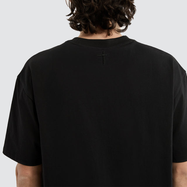 model wears Brooks Heavy Box Fit Tee Jet Black T-Shirts Black - image 3