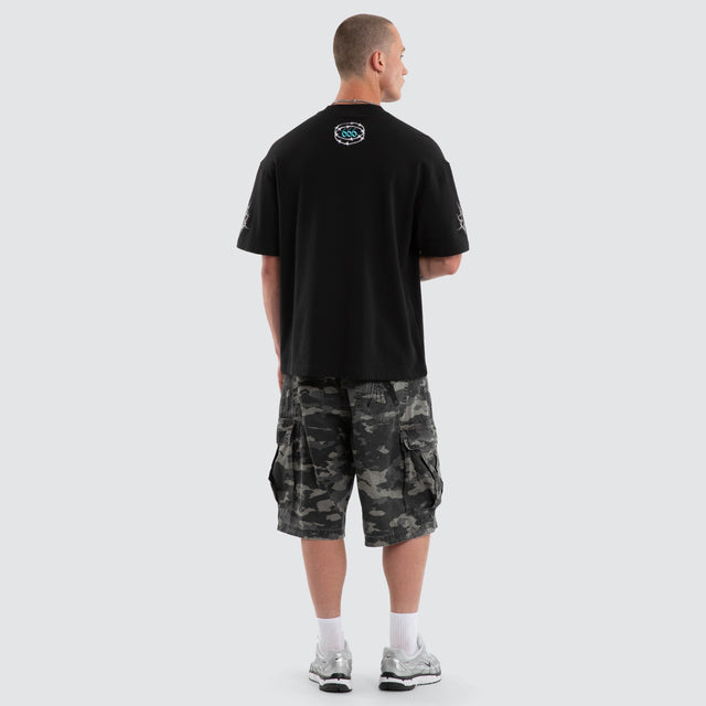 Model wears Eternity Loopback Street Tee Anthracite Black T-Shirts Black – image 2