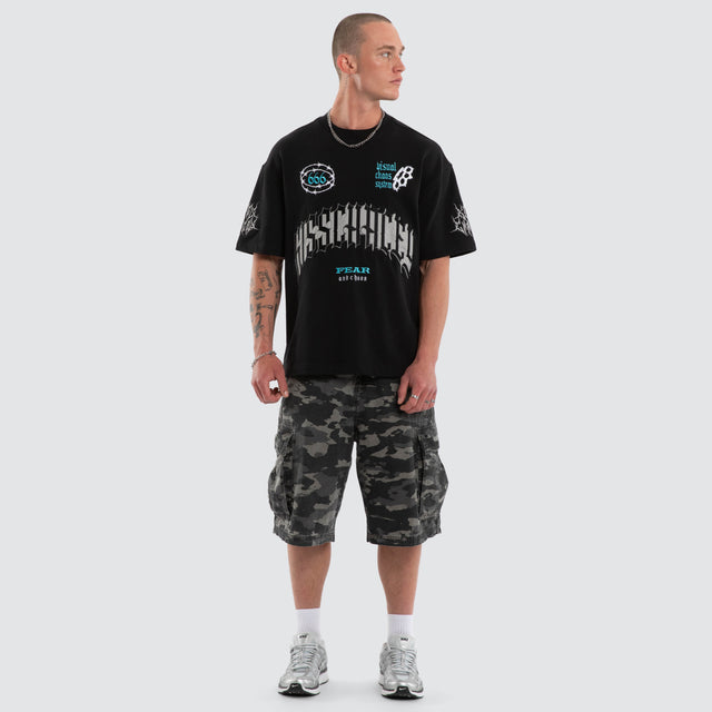 Model wears Eternity Loopback Street Tee Anthracite Black T-Shirts Black – image 5