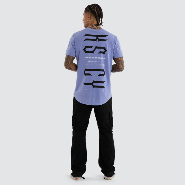 Model wears Trapped Dual Curved Tee Pigment Purple Trumpet T-Shirts Purple – image 5
