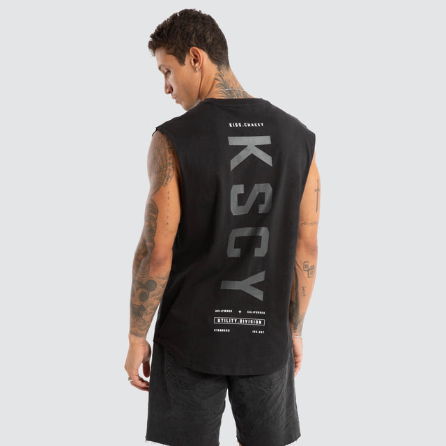 Model wears Visualise Dual Curved Muscle Jet Black Muscle Tees Black – image 1