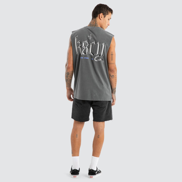 Model wears Studio Relaxed Muscle Pigment Charcoal Muscle Tees Grey – image 5