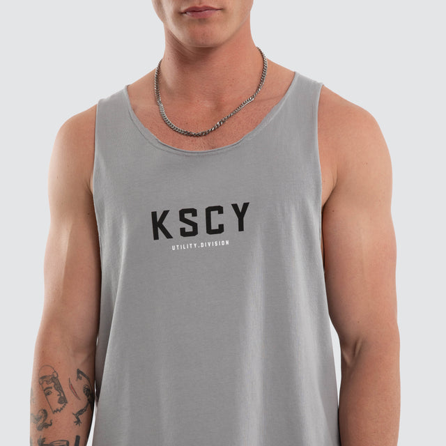 Model wears Visualise Raw Tank Pigment Silver Sconce Tanks Grey – image 4