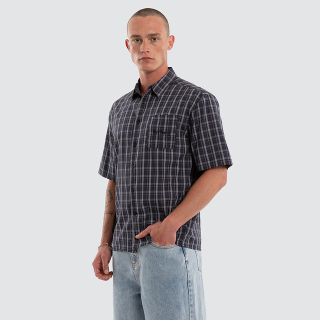 Model wears Forward Skate Short Sleeve Shirt Graphite Check Short Sleeve Shirts Grey – image 5
