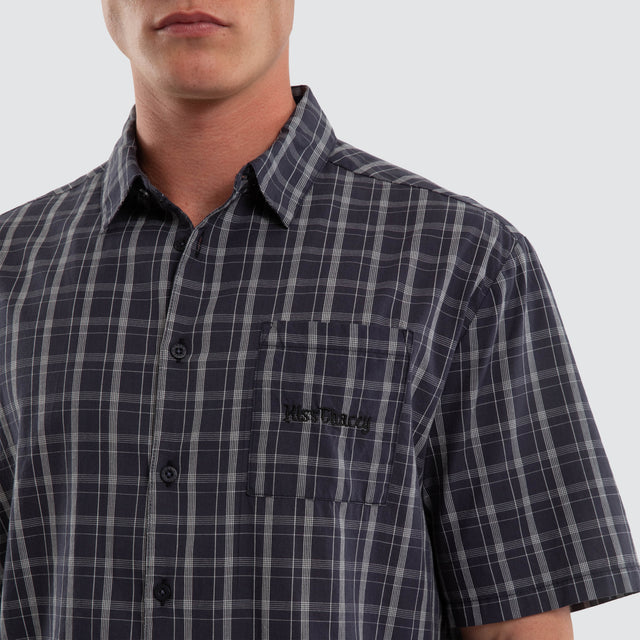 Model wears Forward Skate Short Sleeve Shirt Graphite Check Short Sleeve Shirts Grey – image 4