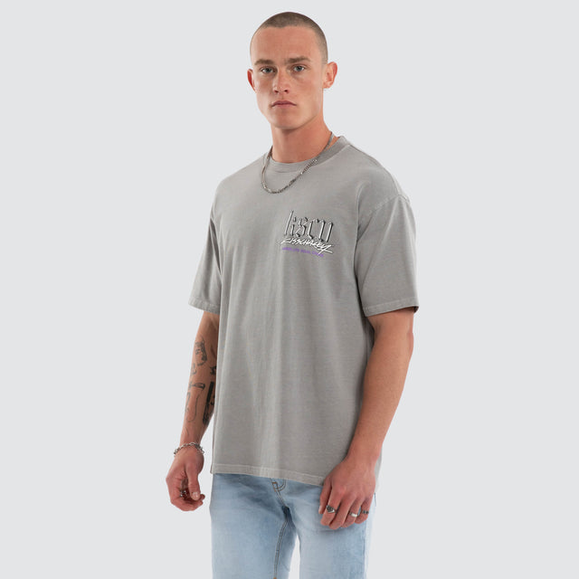 Model wears Absolute Box Fit Tee Pigment Alloy T-Shirts Grey – image 3
