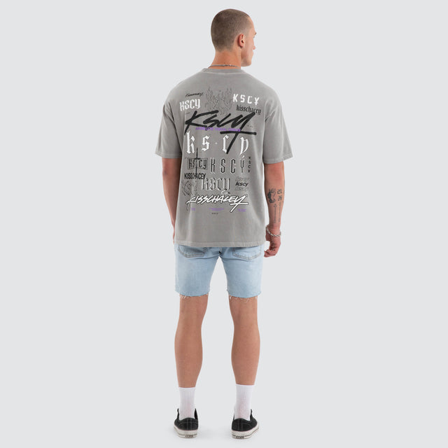 Model wears Absolute Box Fit Tee Pigment Alloy T-Shirts Grey – image 5